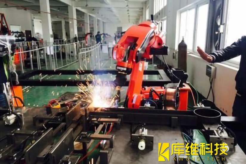 焊接<a href='http://www.wenxinlove.com' target='_blank'><u>機器人工作站</u></a>