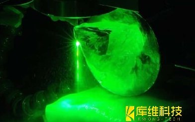 光學(xué)玻璃加工:水導(dǎo)激光如何實(shí)現(xiàn)亞微米級(jí)裂紋控制?